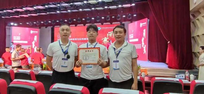 喜報(bào)頻傳！博倫職校在國賽中斬獲4枚獎(jiǎng)牌，彰顯電子技術(shù)專業(yè)實(shí)力